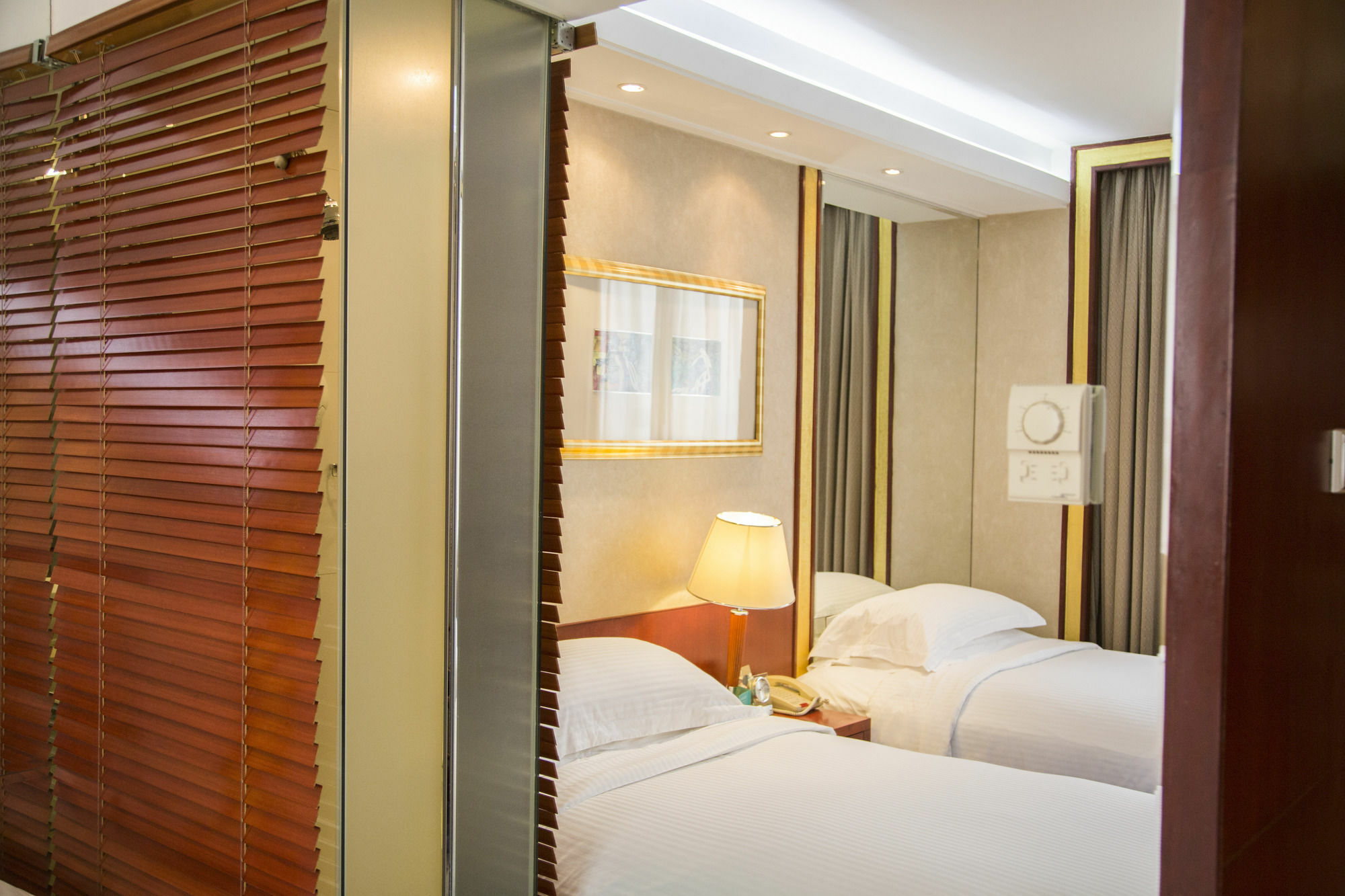 Grand Mercure Xian On Renmin Square מראה חיצוני תמונה